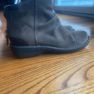 Clarks Women's Brown Suede Ankle Booties